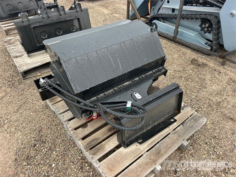  38 in Mini Angled Skid Steer Sweeper (Unused) Metle