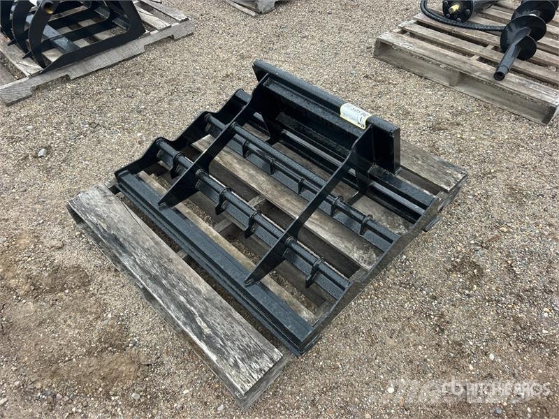  38 in Mini Skid Steer Landplane (Unused) Arrastradoras para campos