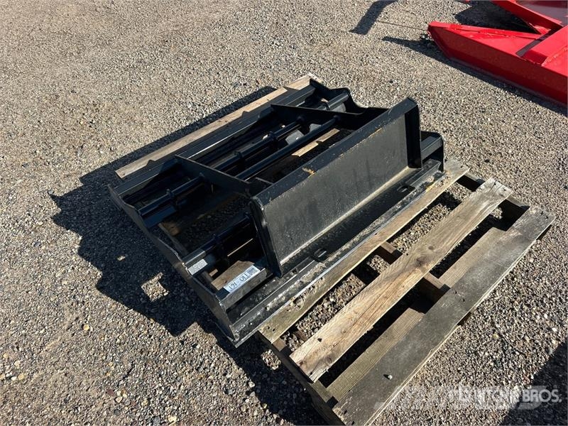 38 in Mini Skid Steer Landplane (Unused) Smyky
