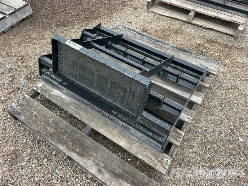  38 in Mini Skid Steer Landplane (Unused) Arrastradoras para campos