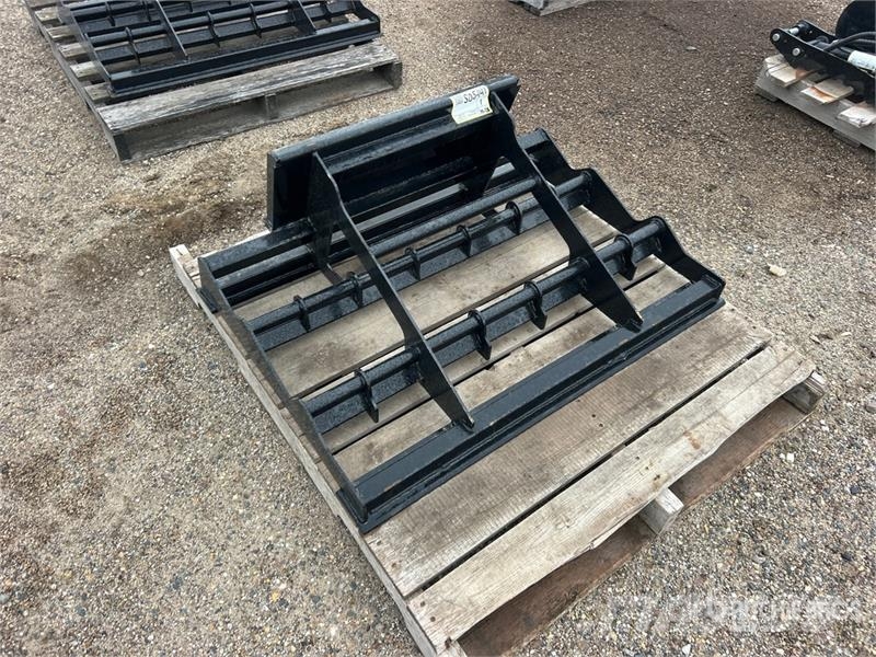  38 in Mini Skid Steer Landplane (Unused) Arrastradoras para campos