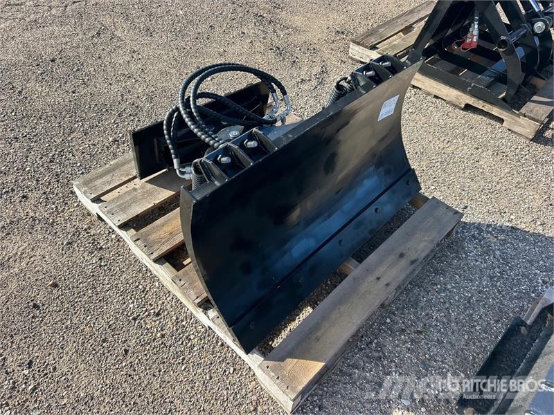 39 in Mini Skid Steer Dozer (Unused) Lemiesze