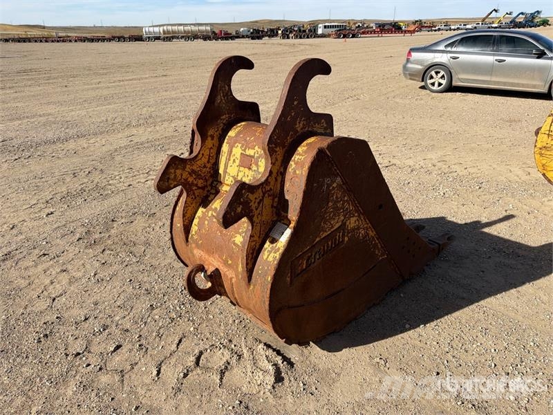 42 in Digging Excavator Bucket Baldes