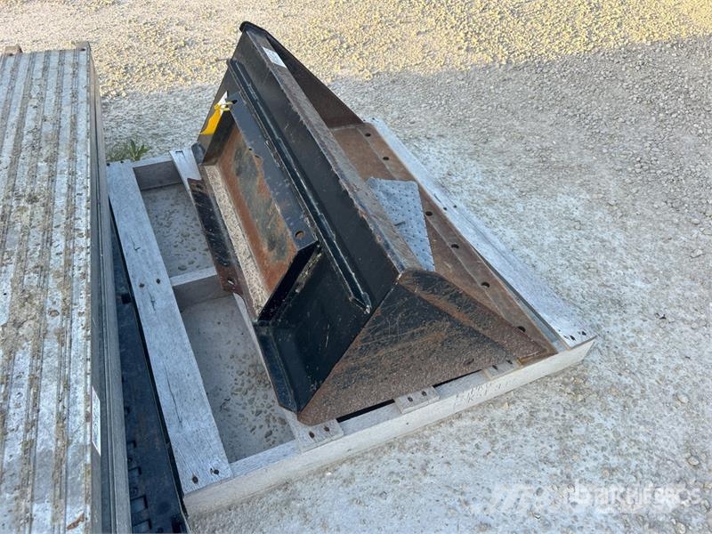  42 in General Purpose Mini Skid Steer Bucket Bakken