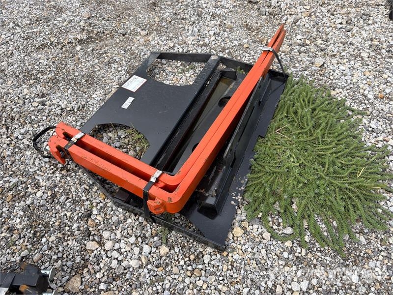  42 in Skid Steer Forks (Unused) Δικράνες