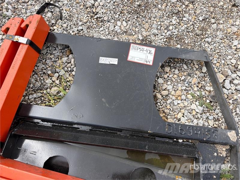  42 in Skid Steer Forks (Unused) Δικράνες