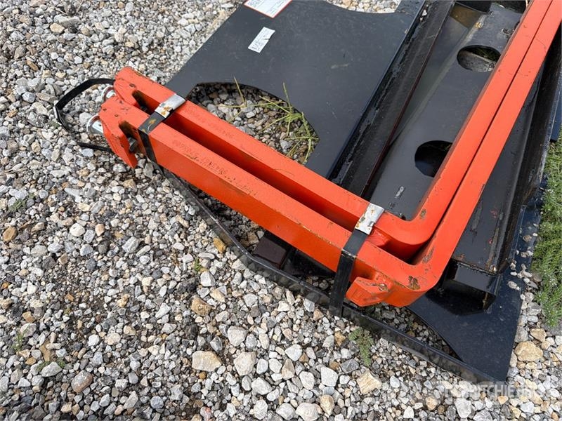  42 in Skid Steer Forks (Unused) Δικράνες