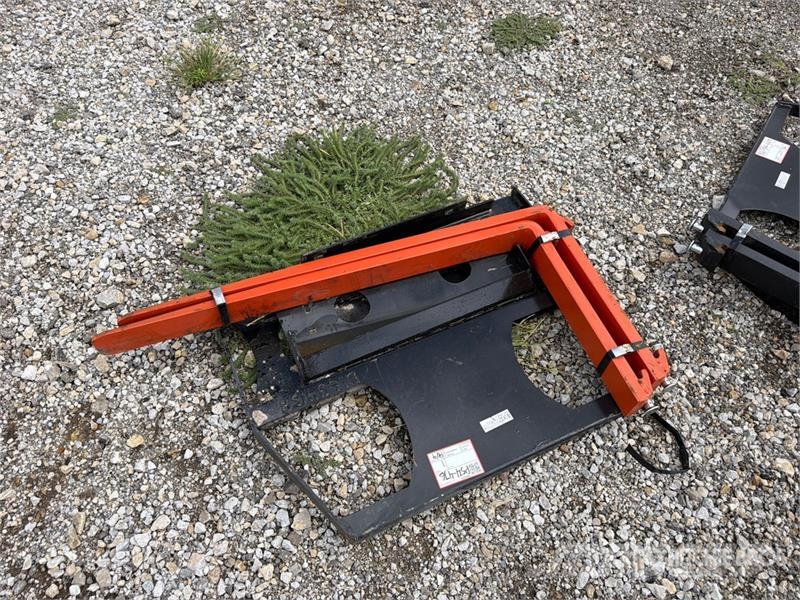  42 in Skid Steer Forks (Unused) Δικράνες