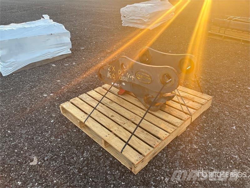  43 in Excavator Coupler - Fits John Deere/Hitachi  موصلات سريعة