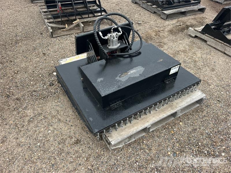 43 in Mini Skid Steer Brush Cutter (Unused) Gezogene und selbstfahrende Mäher