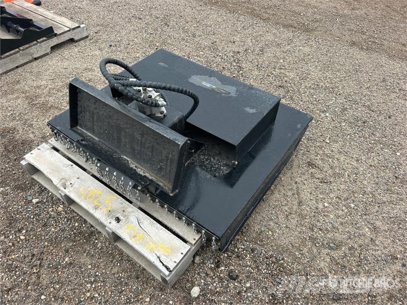 43 in Mini Skid Steer Brush Cutter (Unused) Gezogene und selbstfahrende Mäher