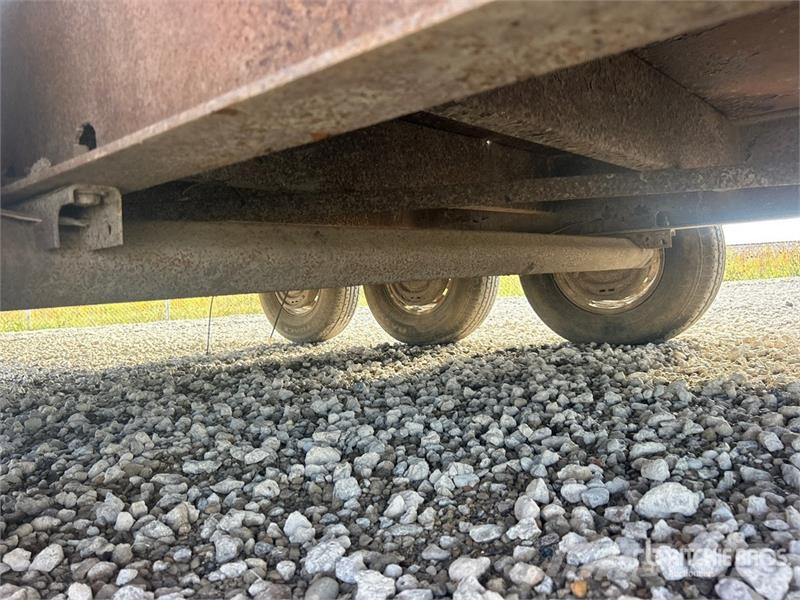 48 ft Tri/A Gooseneck Equipment Trailer 車両運搬用トレーラー