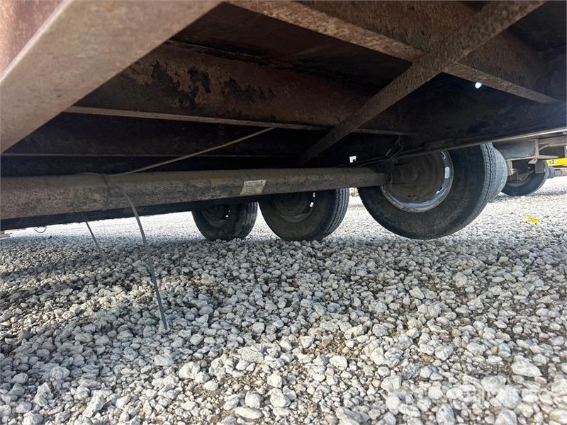 48 ft Tri/A Gooseneck Equipment Trailer 車両運搬用トレーラー