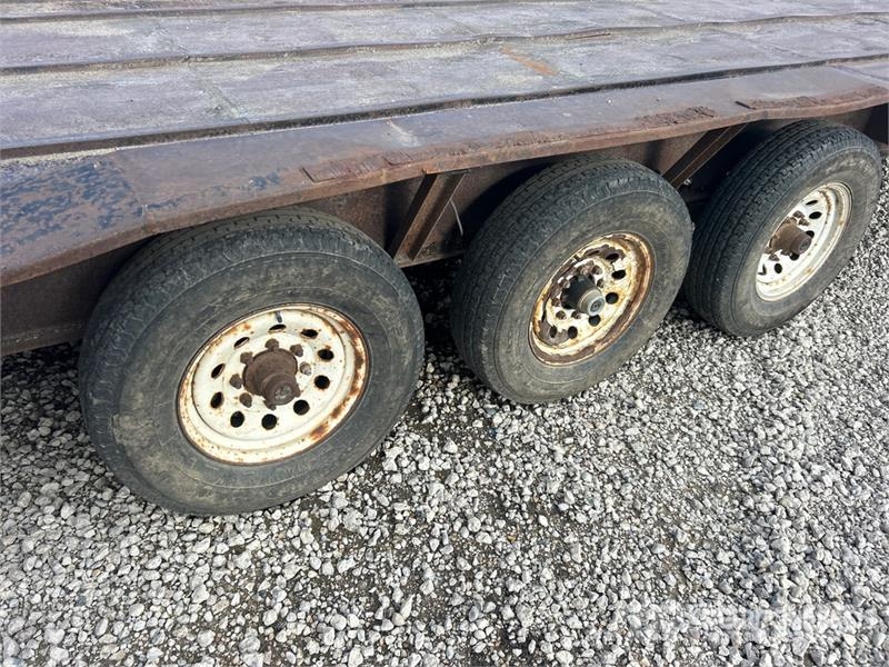 48 ft Tri/A Gooseneck Equipment Trailer 車両運搬用トレーラー