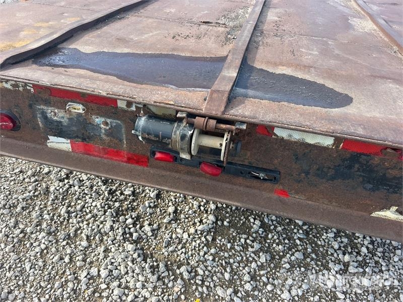 48 ft Tri/A Gooseneck Equipment Trailer 車両運搬用トレーラー