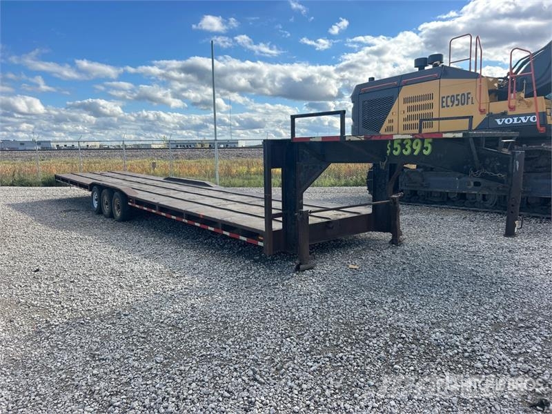 48 ft Tri/A Gooseneck Equipment Trailer 車両運搬用トレーラー