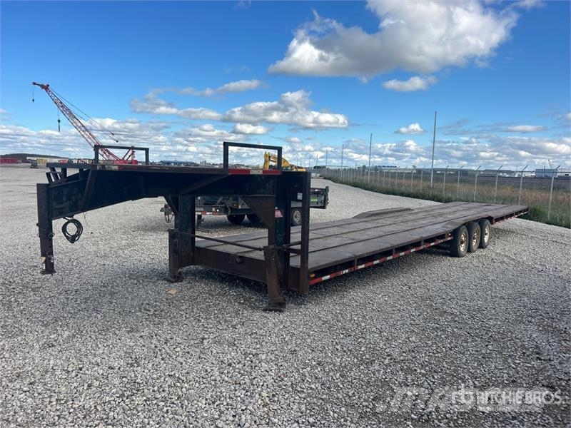 48 ft Tri/A Gooseneck Equipment Trailer 車両運搬用トレーラー