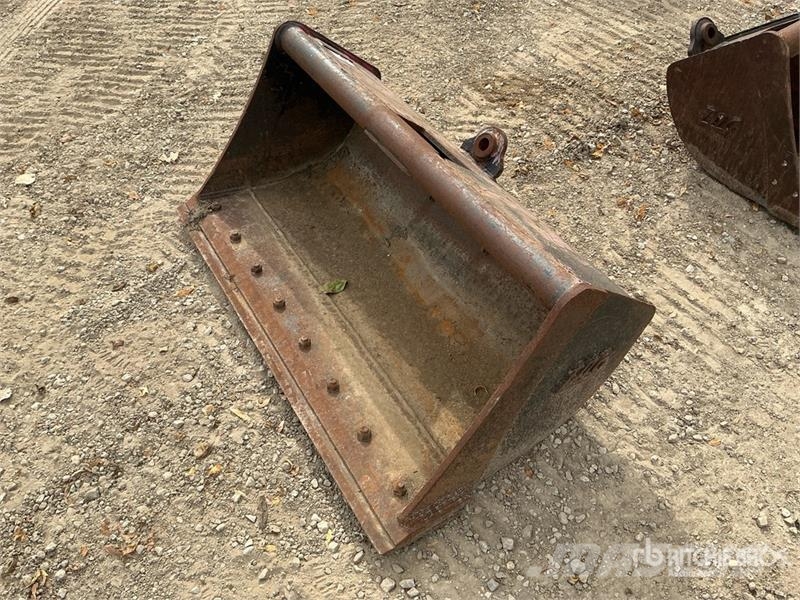 48 in Cleanup Tag Excavator Bucket - Fits Takeuchi Cucharones