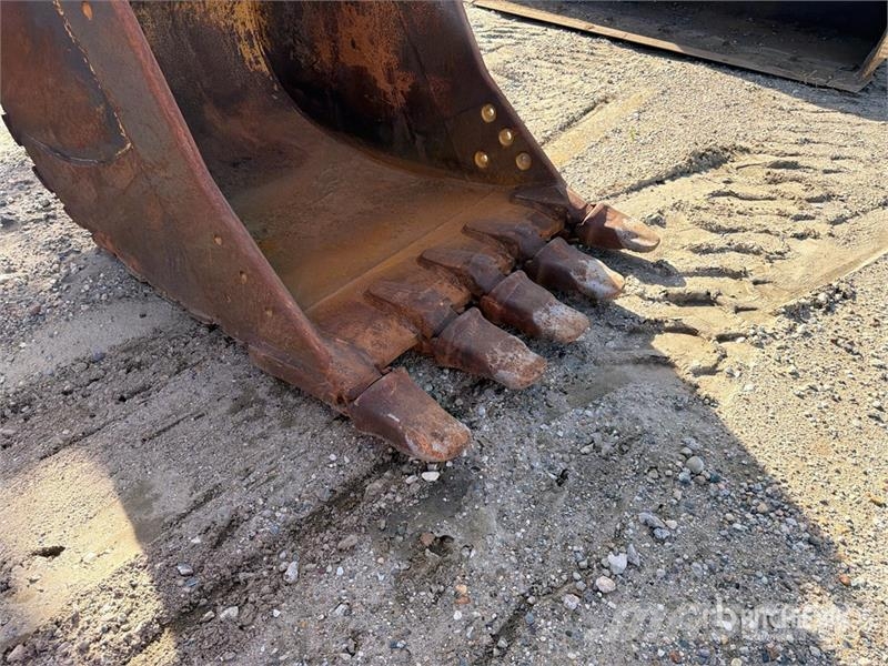 48 in Digging Excavator Bucket Baldes