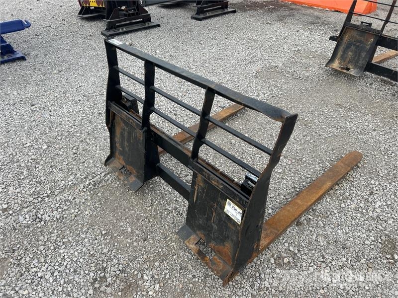 48 in Skid Steer Forks Garfos