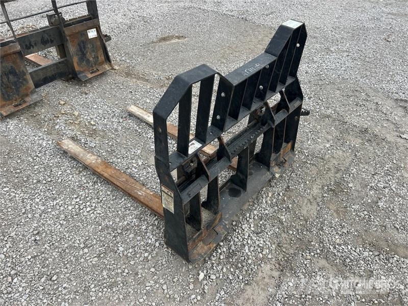 48 in Skid Steer Forks Garfos