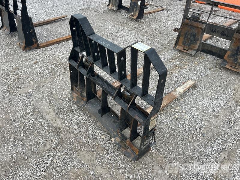 48 in Skid Steer Forks Garfos