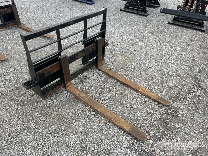 48 in Skid Steer Forks Garfos