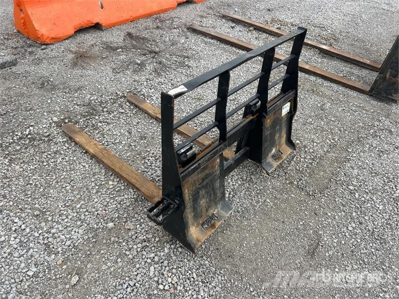 48 in Skid Steer Forks Garfos