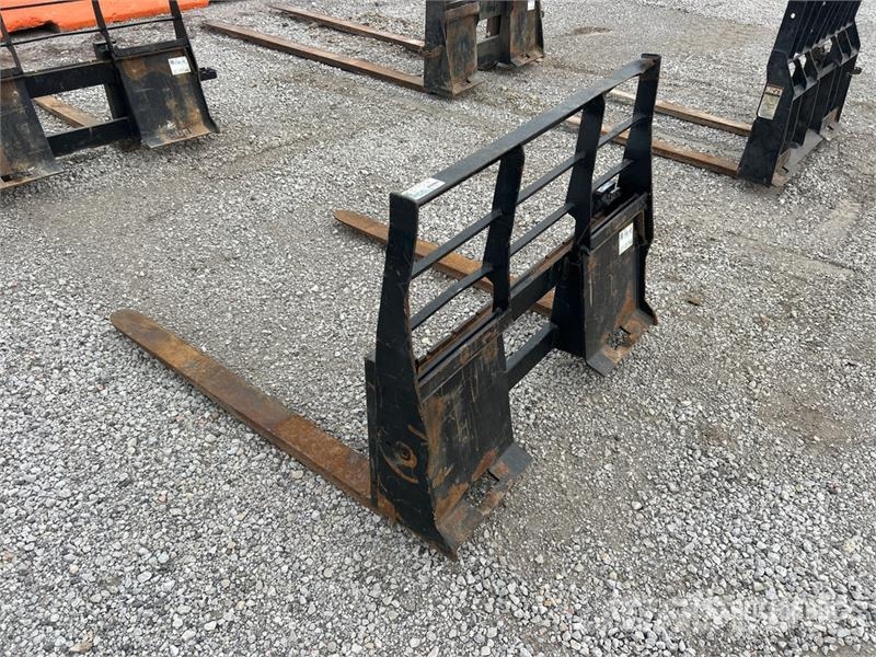 48 in Skid Steer Forks Garfos