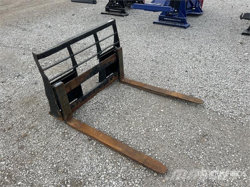 48 in Skid Steer Forks Garfos