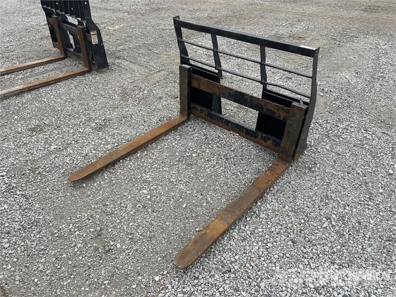 48 in Skid Steer Forks Garfos