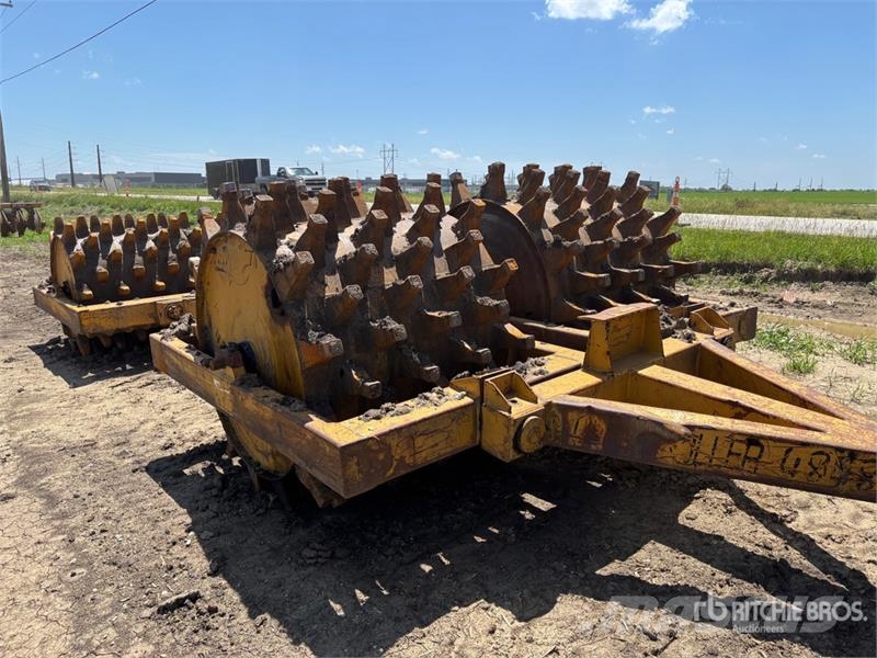  48 in x  in Pull Behind Compactor 牽引式ローラ