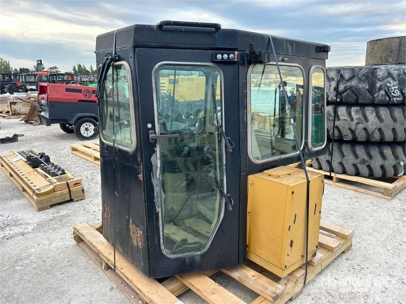 5 ft 7 in Cab - Fits Cat D10 Кабины