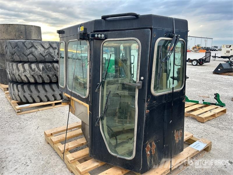 5 ft 7 in Cab - Fits Cat D10 Кабины