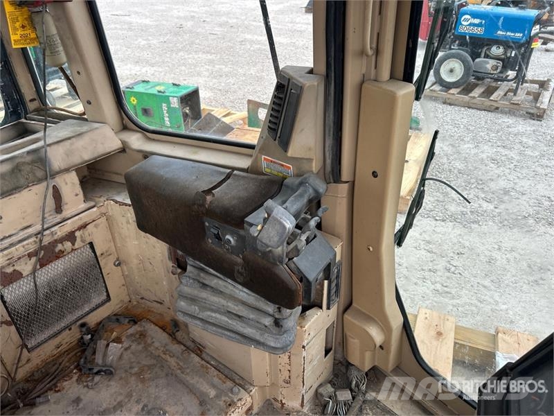 5 ft 7 in Cab - Fits Cat D10 Кабины