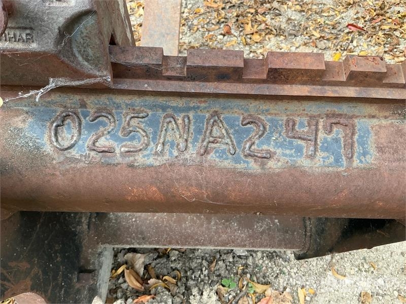  54 in Backhoe Forks - Fits CAT Backhoe Horquillas