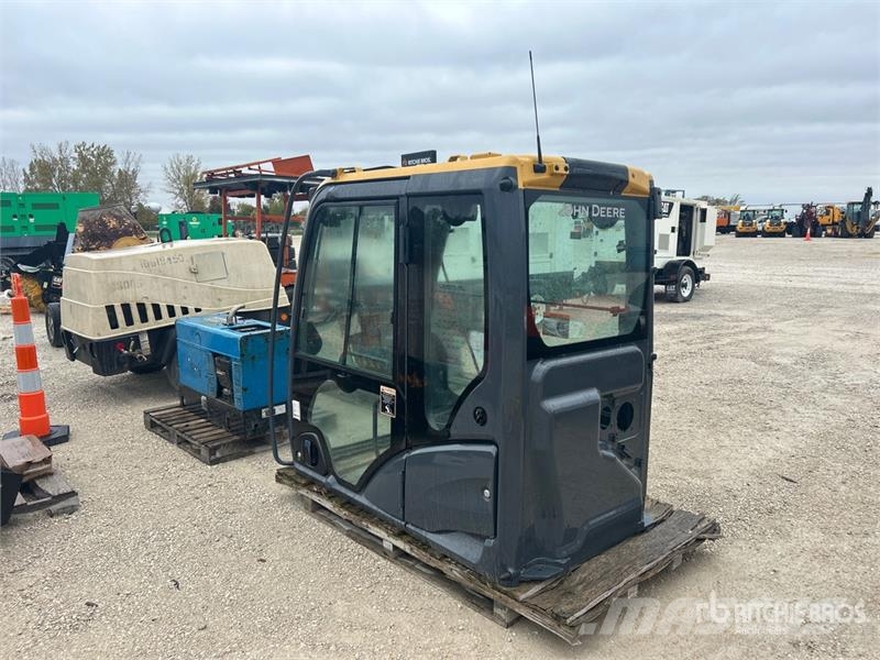 6 ft John Deere Excavator Cab 駕駛室與內部