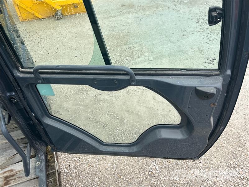 6 ft John Deere Excavator Cab 駕駛室與內部