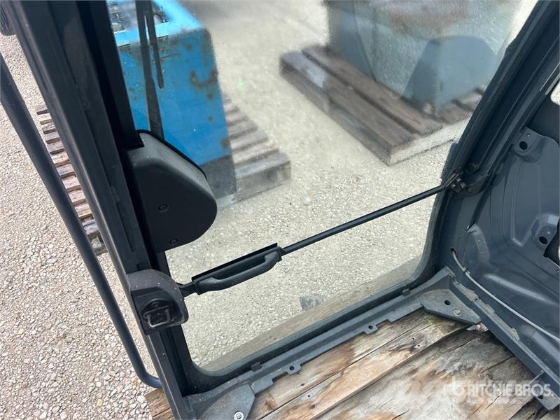 6 ft John Deere Excavator Cab 駕駛室與內部