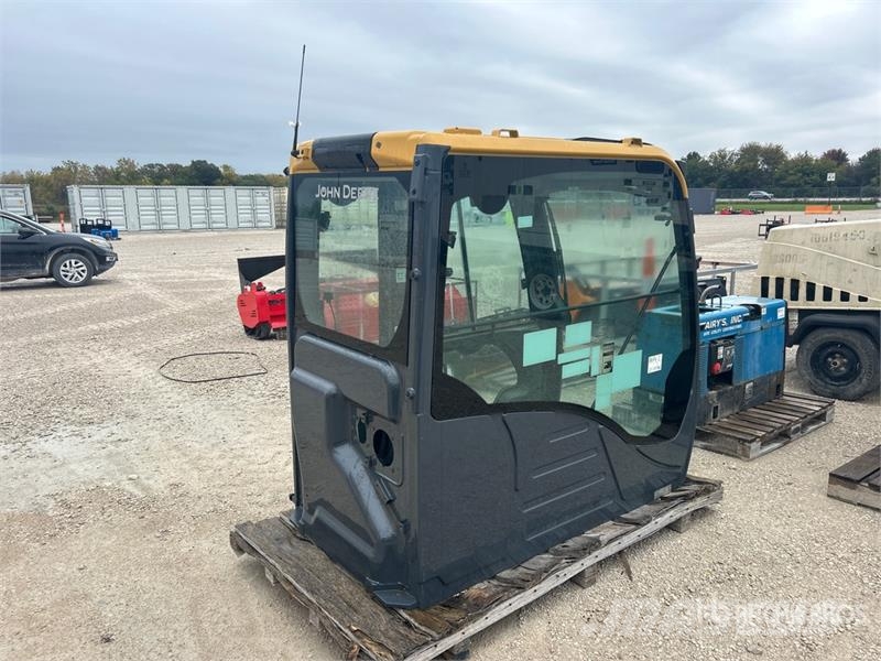 6 ft John Deere Excavator Cab 駕駛室與內部