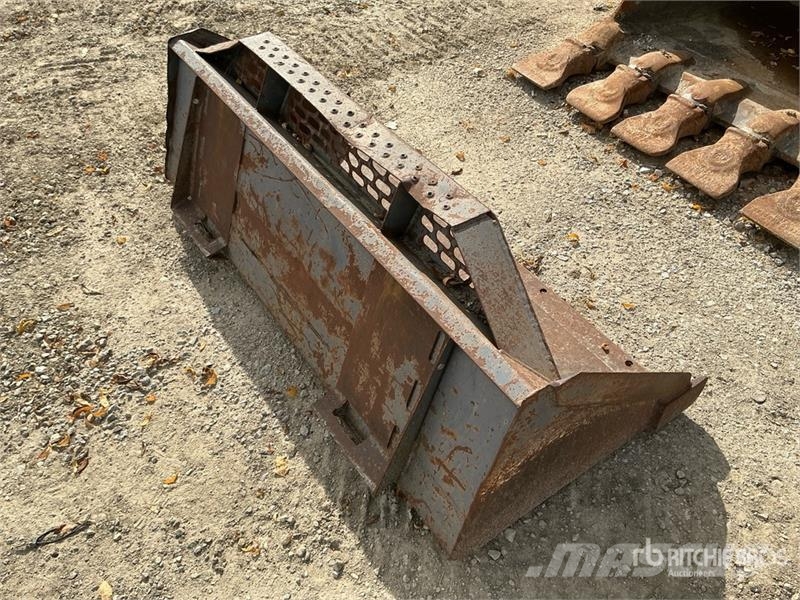  60 in General Purpose Skid Steer Bucket - Fits Mus Cucharones