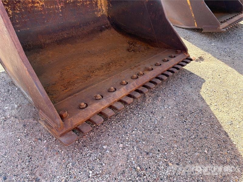  70 in Digging Excavator Bucket - Fits Cat 336 Baldes