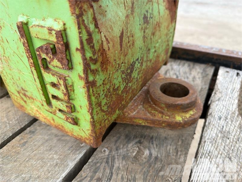  75 in Hydraulic Breaker - Fits John Deere 410 مطارق / كسارات