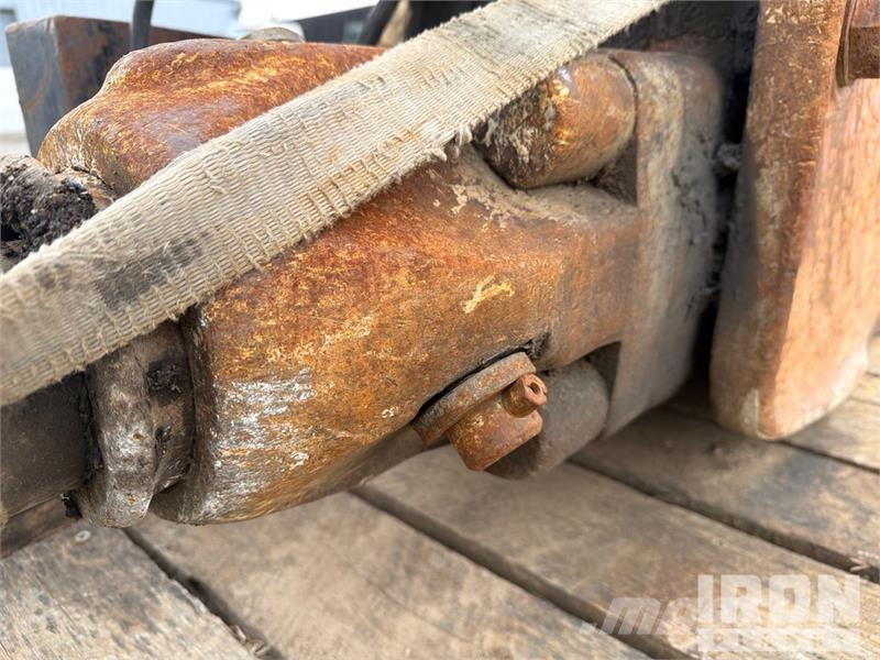  75 in Hydraulic Breaker - Fits John Deere 410 مطارق / كسارات