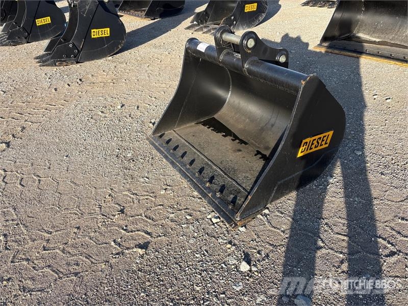  80CL 48 in Ditch Excavator Bucket - Fits 50mm Cat  Schaufeln