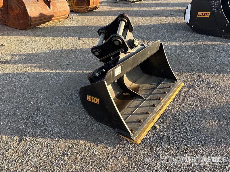  80CL 48 in Tilting Excavator Bucket - Fits Cat 307 Schaufeln
