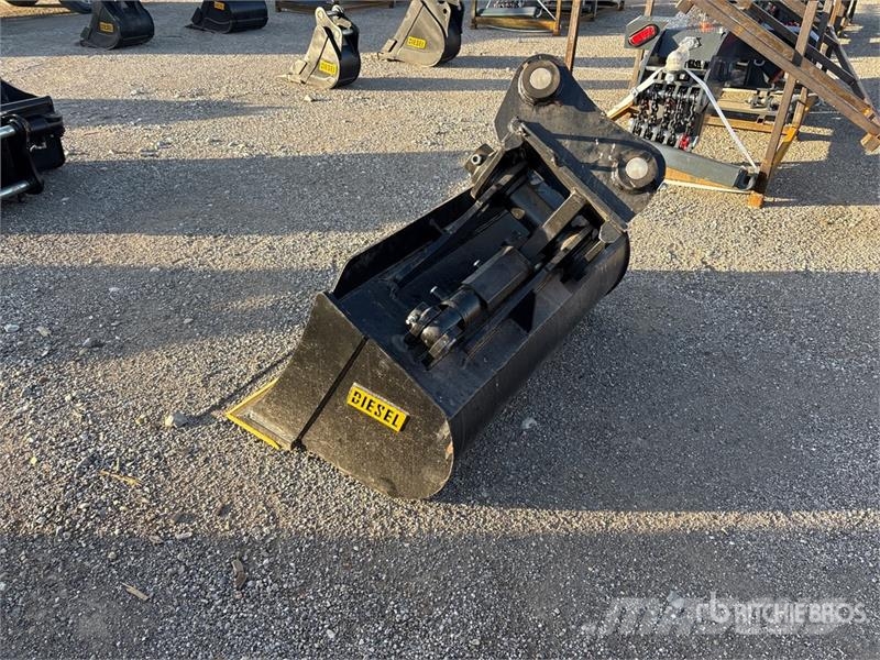  80CL 48 in Tilting Excavator Bucket - Fits Cat 307 Schaufeln