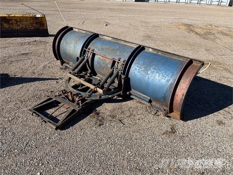 9 ft 2 Way Snow Plow Снежные отвалы и плуги