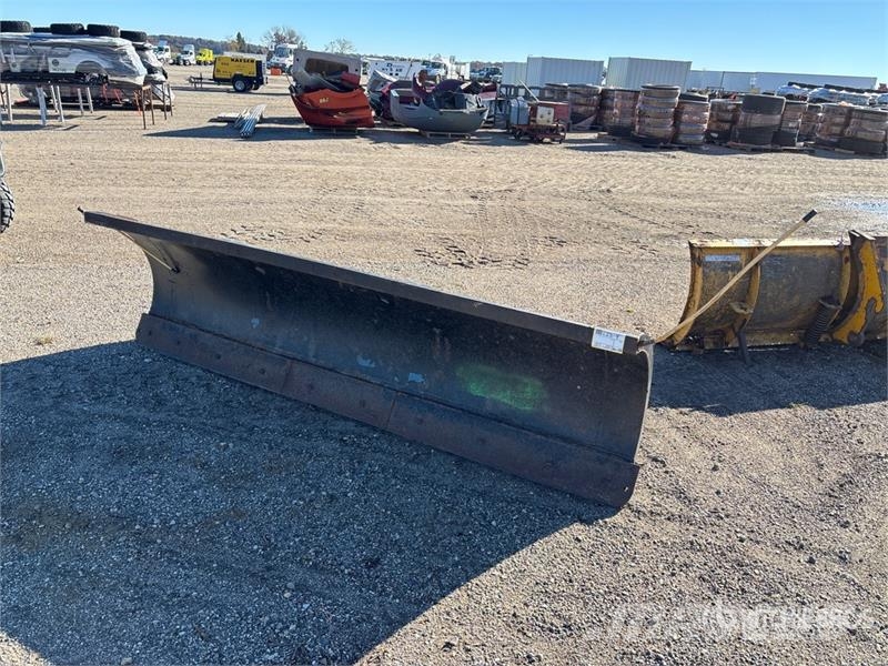 9 ft 2 Way Snow Plow Снежные отвалы и плуги