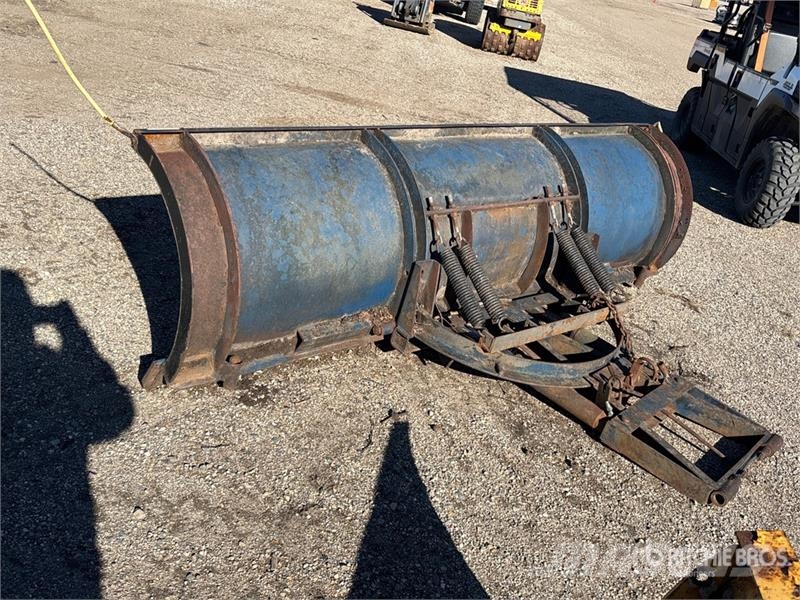 9 ft 2 Way Snow Plow Снежные отвалы и плуги